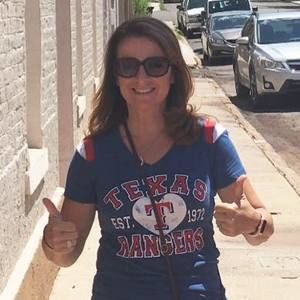 Meet your Posher, Dena